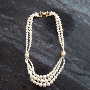 Vintage faux pearl necklace